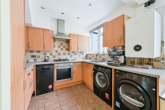 6 Eastcroft Road, Epsom photo 4