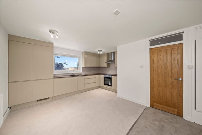 Flat 15, Badminton,, Galsworthy Road, Kingston upon Thames photo 4