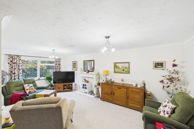 34 Wentworth Gardens, Southampton photo 2