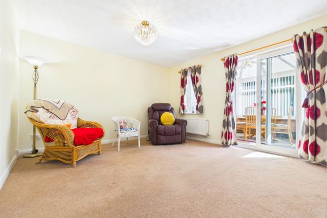 10, Heol Ysgubor, Caerphilly photo 4