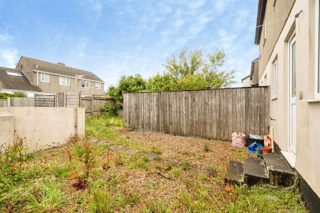 66, Trethannas Gardens, Camborne photo 4
