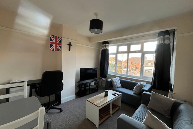 17a, London Road, Aston Clinton photo 2