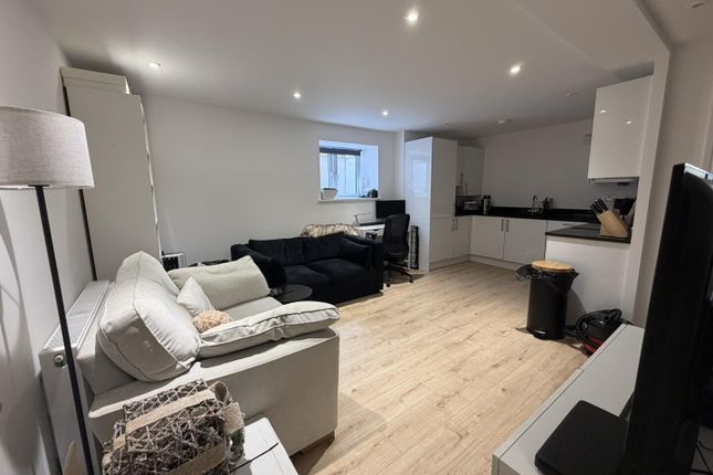 Flat 2, William Moss, Nightingale Road, Hitchin photo 2