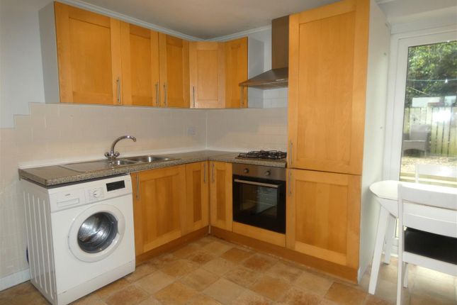 12, Victoria Avenue, Brighouse photo 5