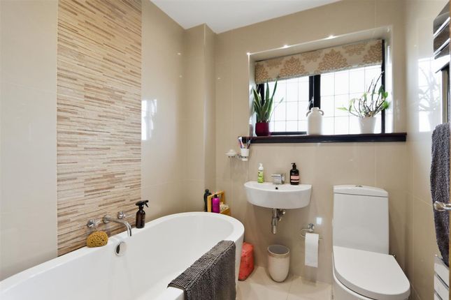 4 Hawthorne Way, Chesterfield photo 4