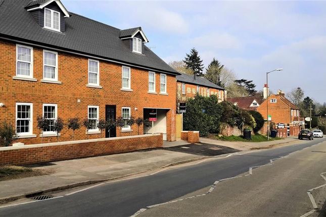 Flat to rent in Deanway, Chalfont St. Giles