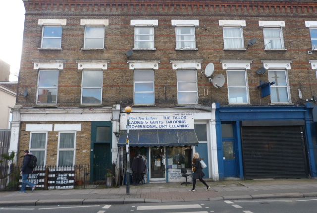 Studio for sale in Kilburn Lane, London