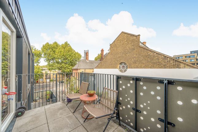 Flat 16, 7, Danson Mews, London photo 3
