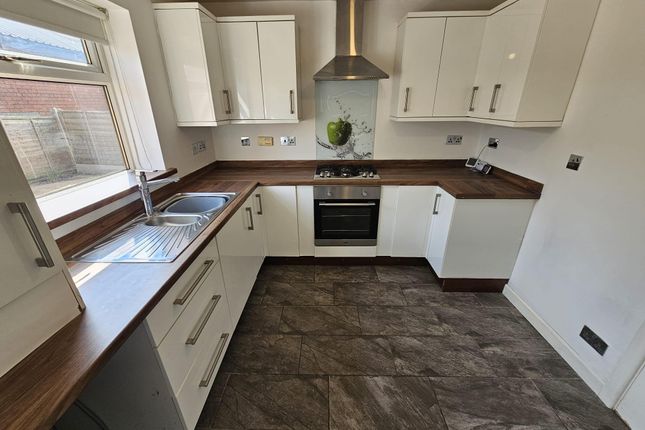 11, Summersgill Close, Heywood photo 2