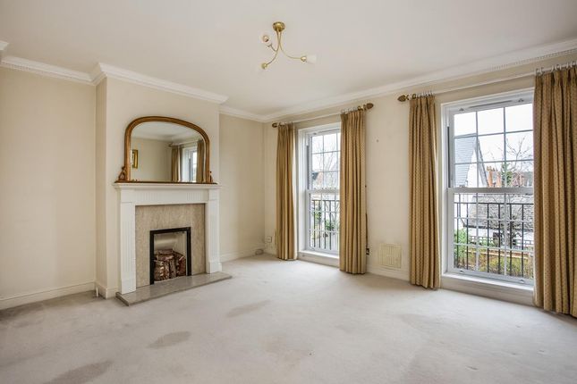 Town house to rent in Wedgewood, Cobham, Surrey