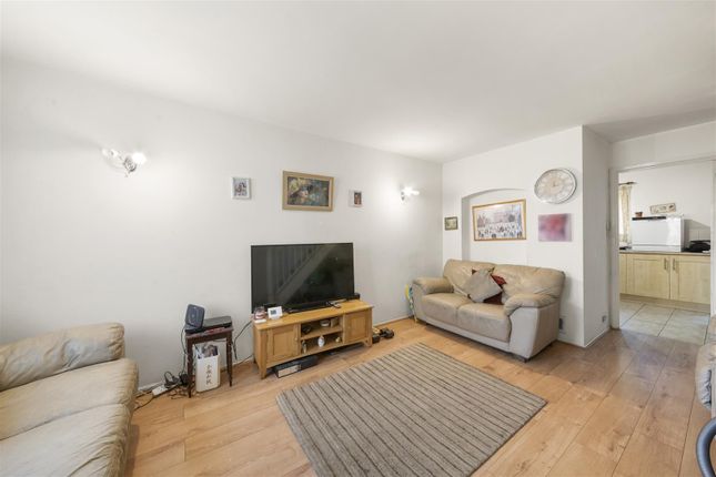 18, Clivesdale Drive, Hayes photo 3