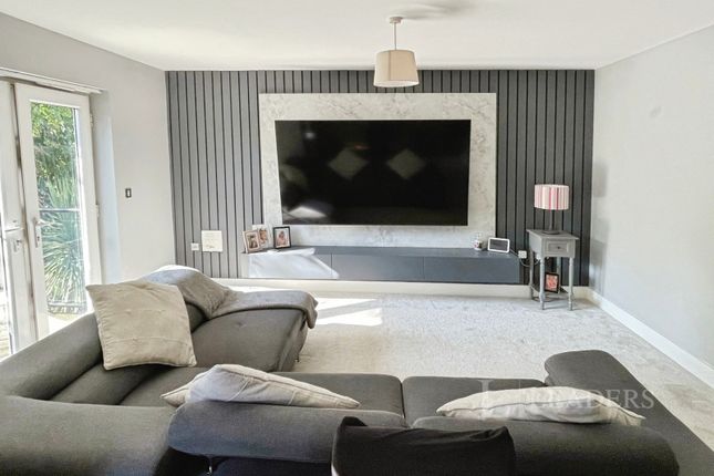 Flat 12, Trinity Gate, 7, Wimborne Road, Dorset photo 4