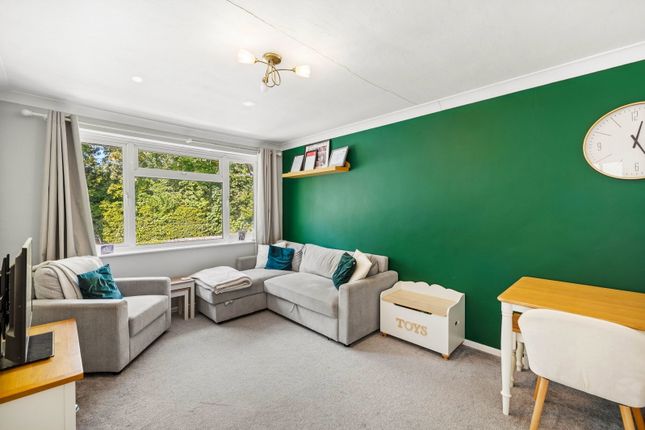 108, Orpin Road, Redhill photo 3