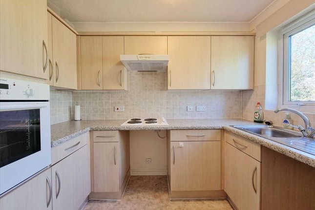 44, Moores Court, Sleaford photo 4