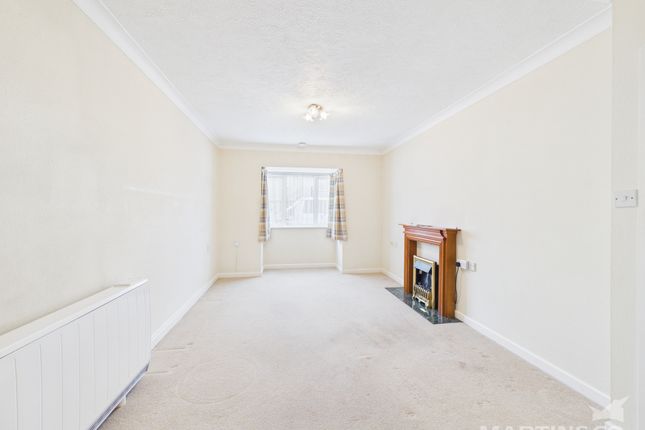 2, Oakland Court, Pagham, Bognor Regis, West Sussex photo 3