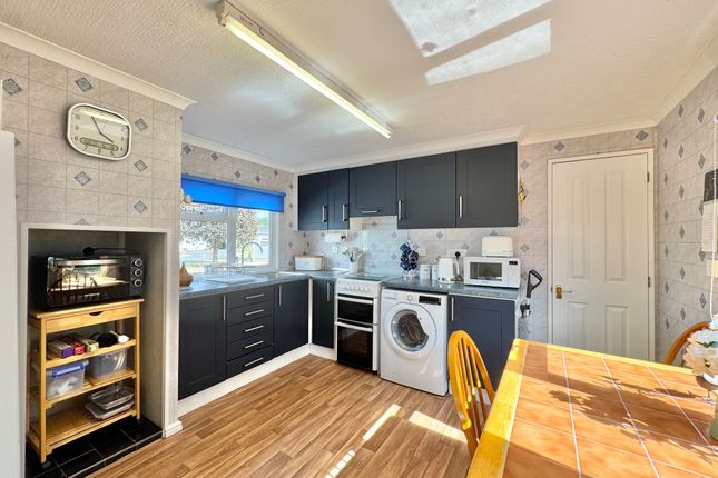 6 Dibles Park, Warsash, Southampton photo 2