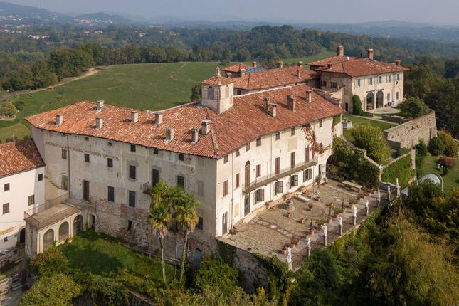 Thumbnail Ch&acirc;teau for sale in Via Raffaello Sanzio, Valdengo, Piemonte