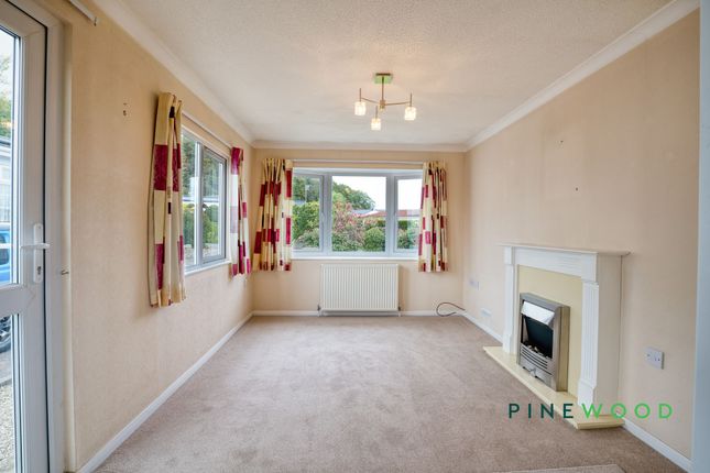 56 Brookfield Park, Chesterfield photo 2