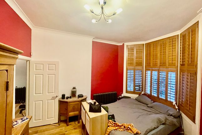 Flat to rent in Dartmouth Park Hill, London