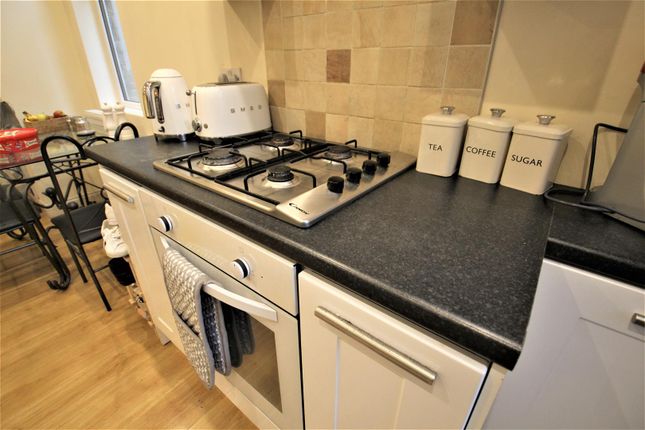 Flat A, 20, Morris Lane, Leeds photo 4