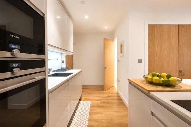 Lismore Boulevard, 47, Colindale, London photo 4