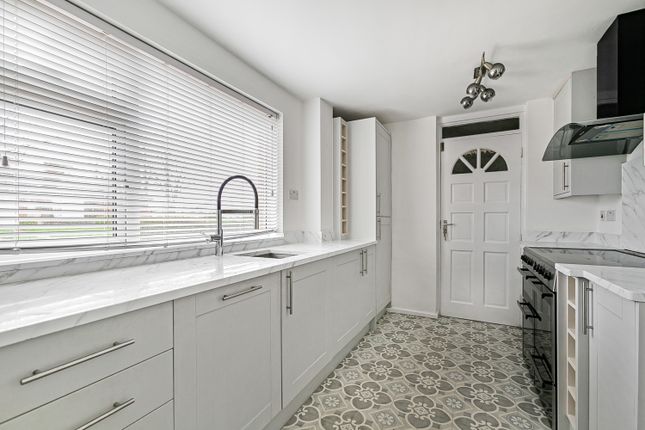 21, Flexley Wood, Welwyn Garden City photo 4