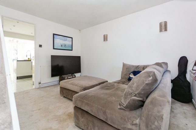32, Raddlebarn Farm Drive, Birmingham photo 5