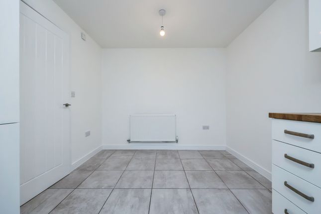 34, Chadburn Road, Nottingham photo 4