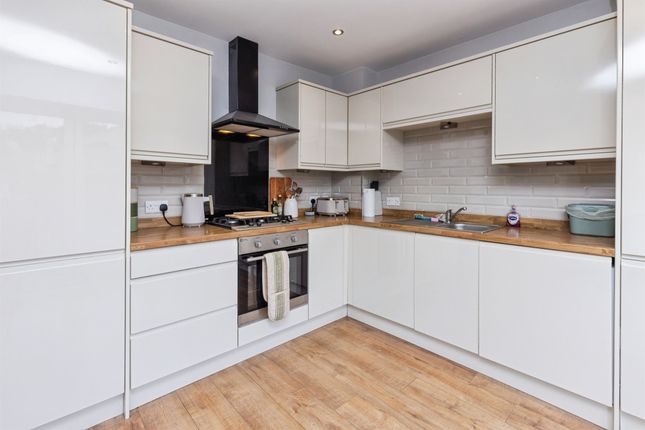 3-bed house on 66, Green Lane, Bradford, £229,000