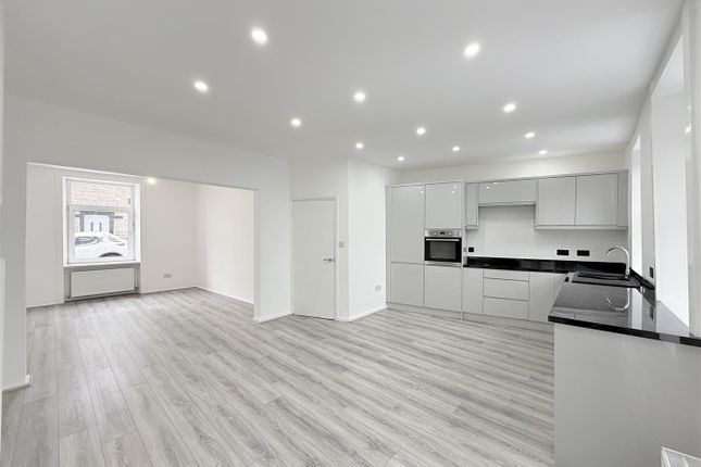 8, Egerton Street, Mossley photo 2