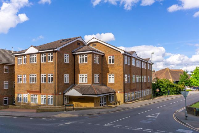 Thumbnail Flat to rent in The Apex, Bell Street, Reigate