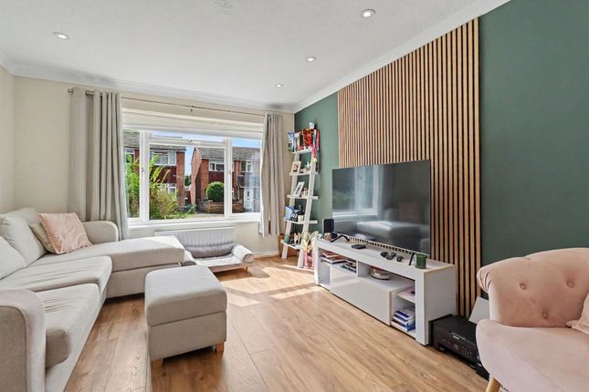 57 Foxwarren, Esher photo 3