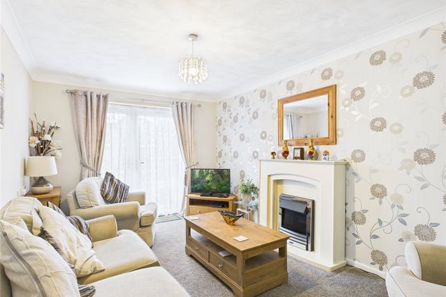 9, Coombe Park Court, Ellesmere Port photo 3