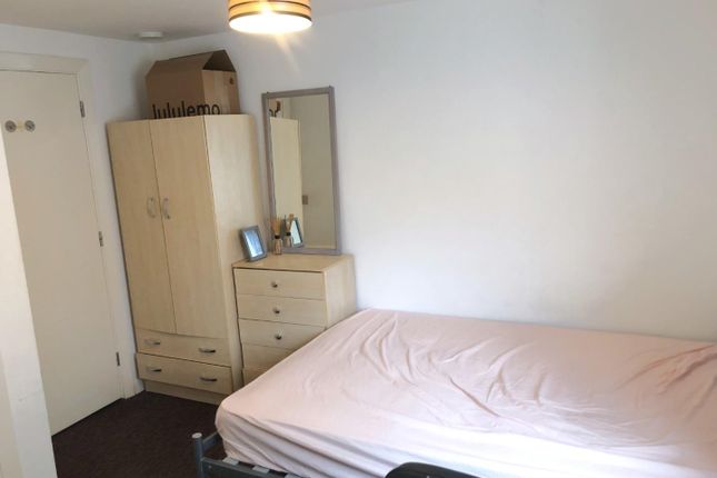 Flat to rent in Basilica, 2 King Charles Street, Leeds