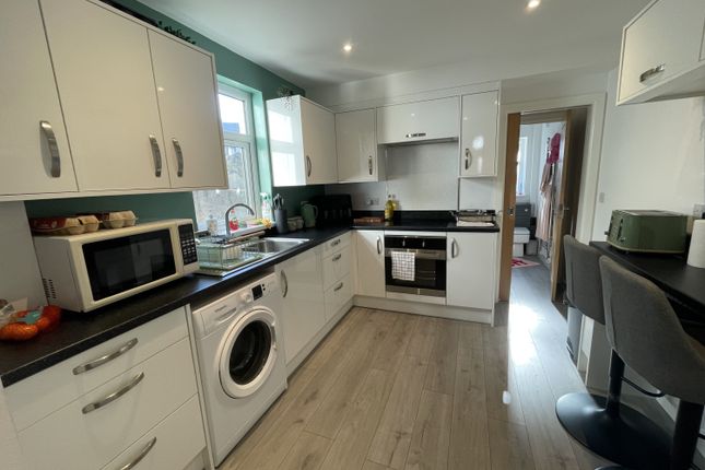 104, Harriet Street(*), Cardiff photo 3