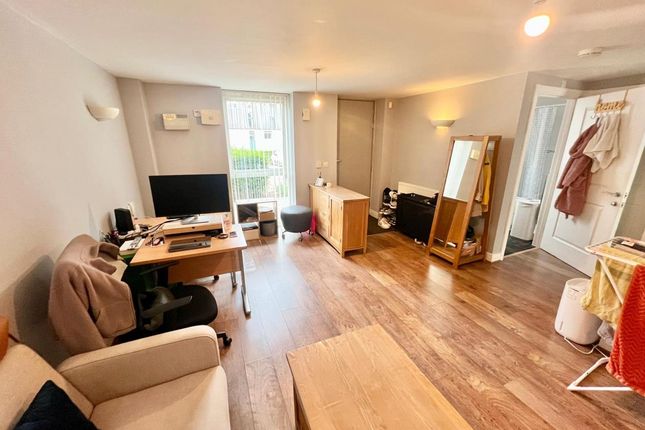 Flat 11, Ashby Wood Drive, NORTHAMPTON photo 4
