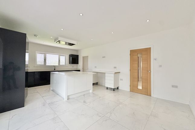 4, Meadow Close, Thornton photo 4