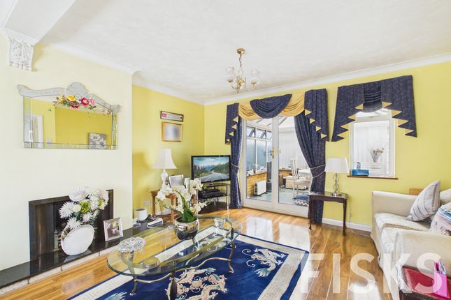 43, Romsey Road, Benfleet photo 4