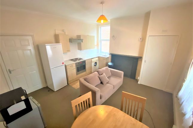 Thumbnail Flat to rent in Charnwood Street, Derby
