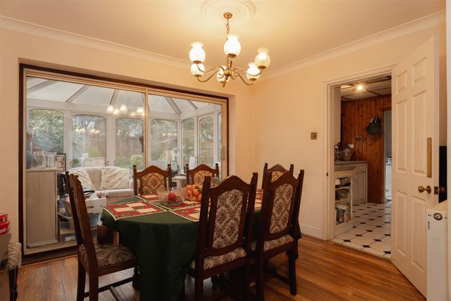 2, Westway Gardens, Redhill photo 3