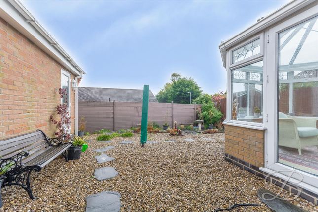 Detached bungalow to rent in Milton Crescent, Ravenshead, Nottingham