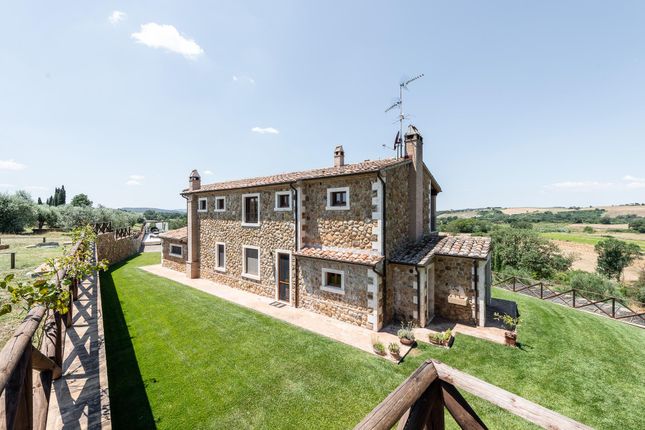 Farmhouse for sale in Capalbio, Grosseto, Tuscany, Italy