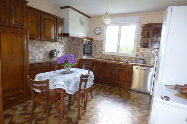 Detached house for sale in Malestroit, Bretagne, 56140, France