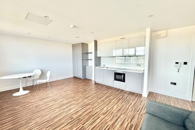 910 Westpoint, 501, Chester Road, Trafford photo 2