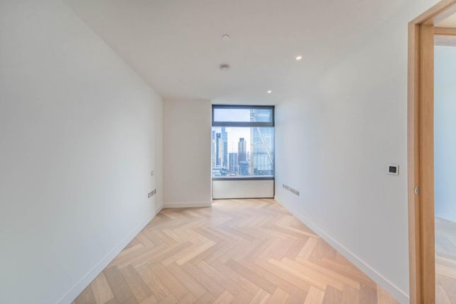Flat for sale in Principal Place, Worship Street