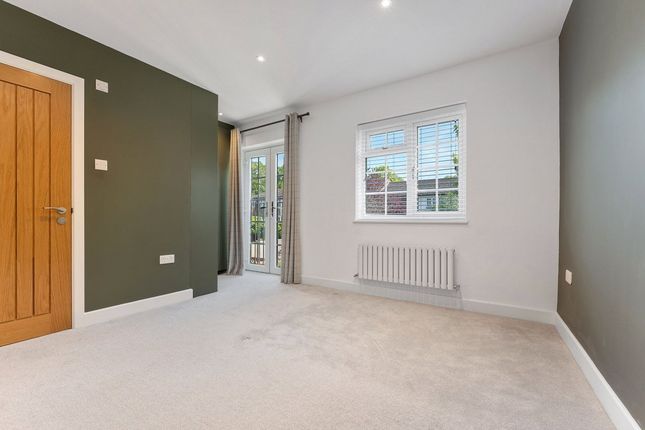 Terraced house to rent in Devonshire Road, Sutton