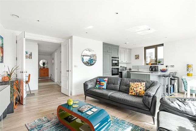 Flat 27, Bruton House, 10, Daffodil Crescent, Barnet photo 4