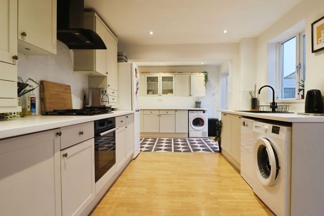 47, Cosmeston Drive, Penarth photo 3