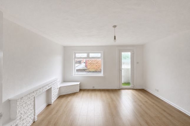 2A, Kings Court, South Ayrshire photo 3