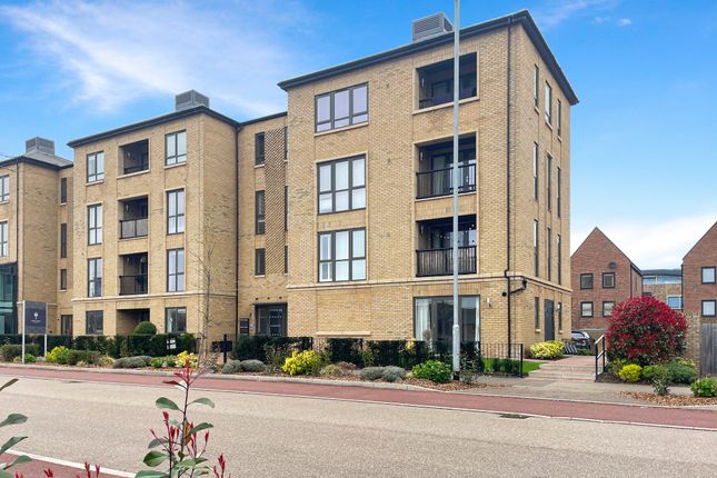 Thumbnail Flat to rent in Lawrence Weaver Road, Cambridge